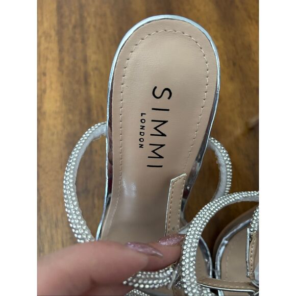 Heels - Picture 2 of 6